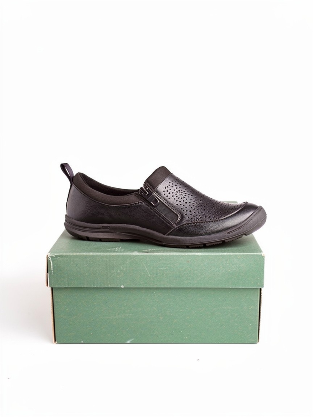 JBU Perforated Slip-0n Zipper Shoe Great Condition.